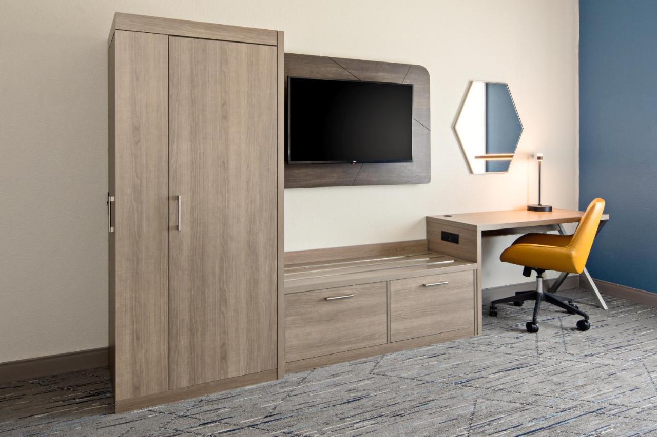 Holiday Inn Express & Suites Palm Desert - Millennium By Ihg Eksteriør billede