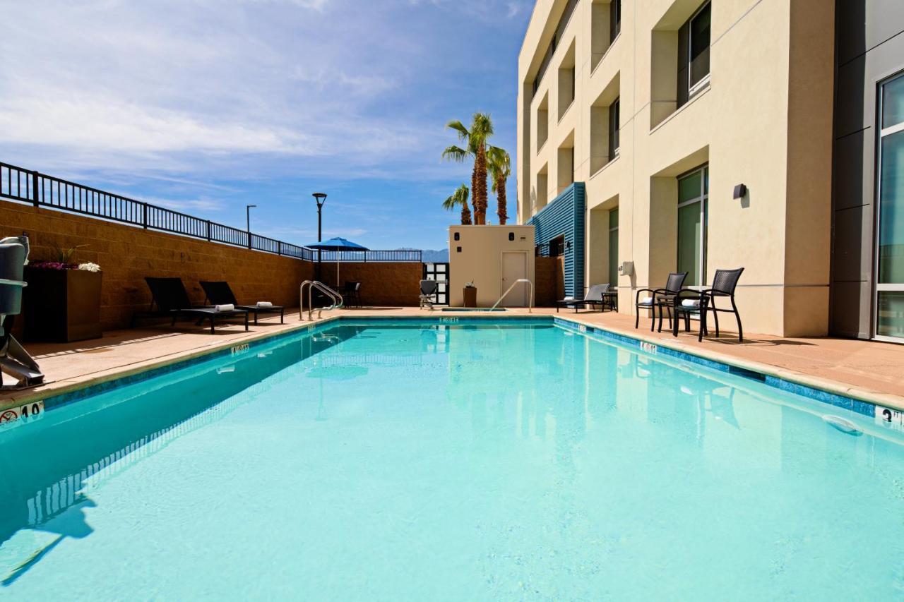 Holiday Inn Express & Suites Palm Desert - Millennium By Ihg Eksteriør billede